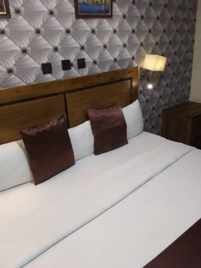 Blue Moon Hotels Victoria Island Lagos Exterior foto